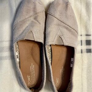 Toms Women's Slip-On Flats in Light Beige Canvas